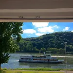 Haus Am Ufer Mit Rheinpanoramablick *