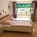 Haus Am Ufer Mit Rheinpanoramablick *