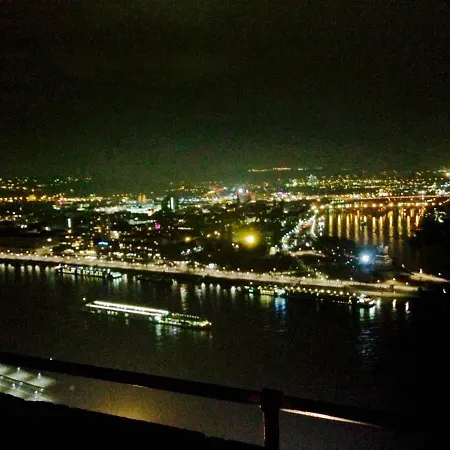 Haus Am Ufer Mit Rheinpanoramablick 科布倫茨